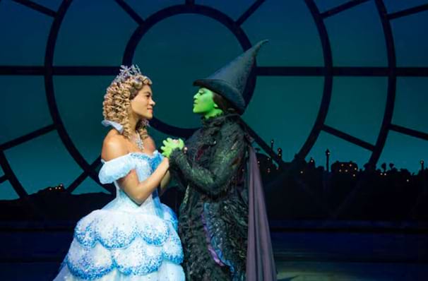 Brand new images of the fresh faced Wicked cast!