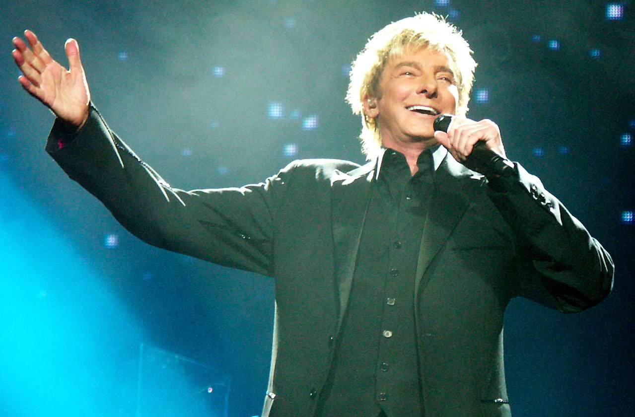 Barry Manilow at Dickies Arena