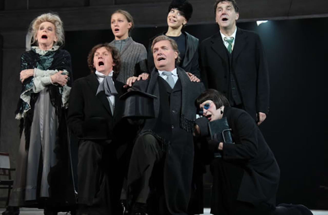 Steve Carell hits the Broadway stage!