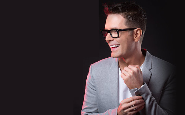 Bobby Bones's whistlestop visit to Fort Wayne