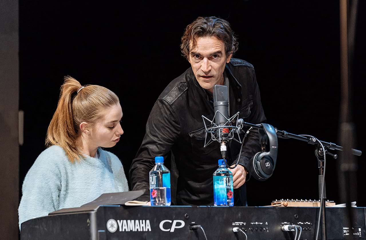 What did the critics think of Mood Music?