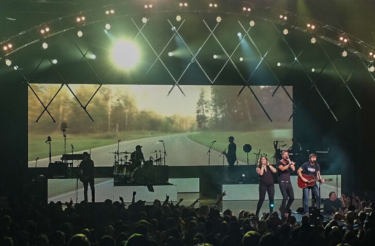 Lady Antebellum with Darius Rucker and Russell Dickerson