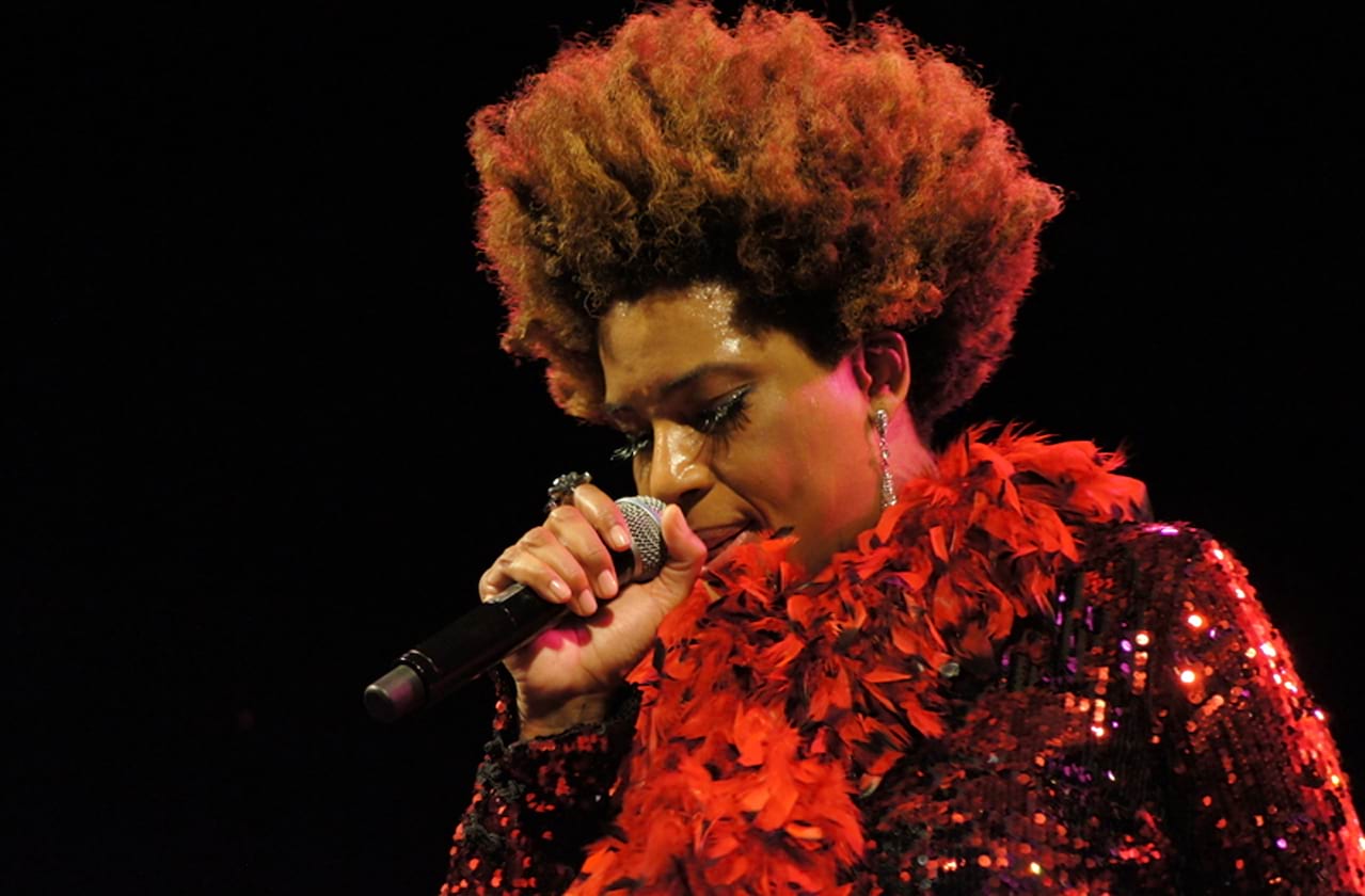 Macy Gray at McNear's Mystic Theatre