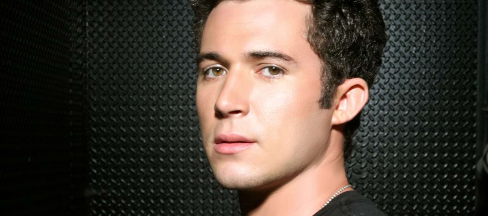 Justin Willman — Arts & culture in Tivoli Theatre