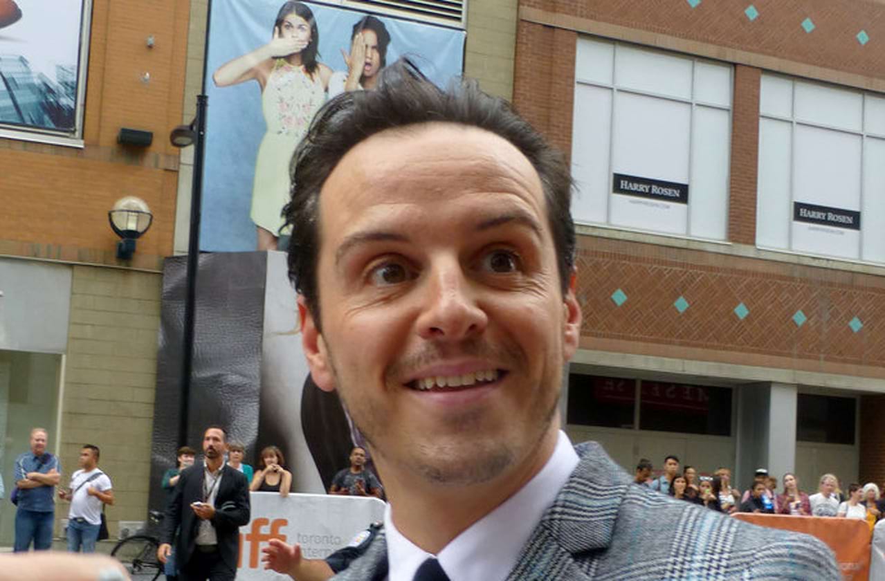 Present Laughter Wows The Critics!