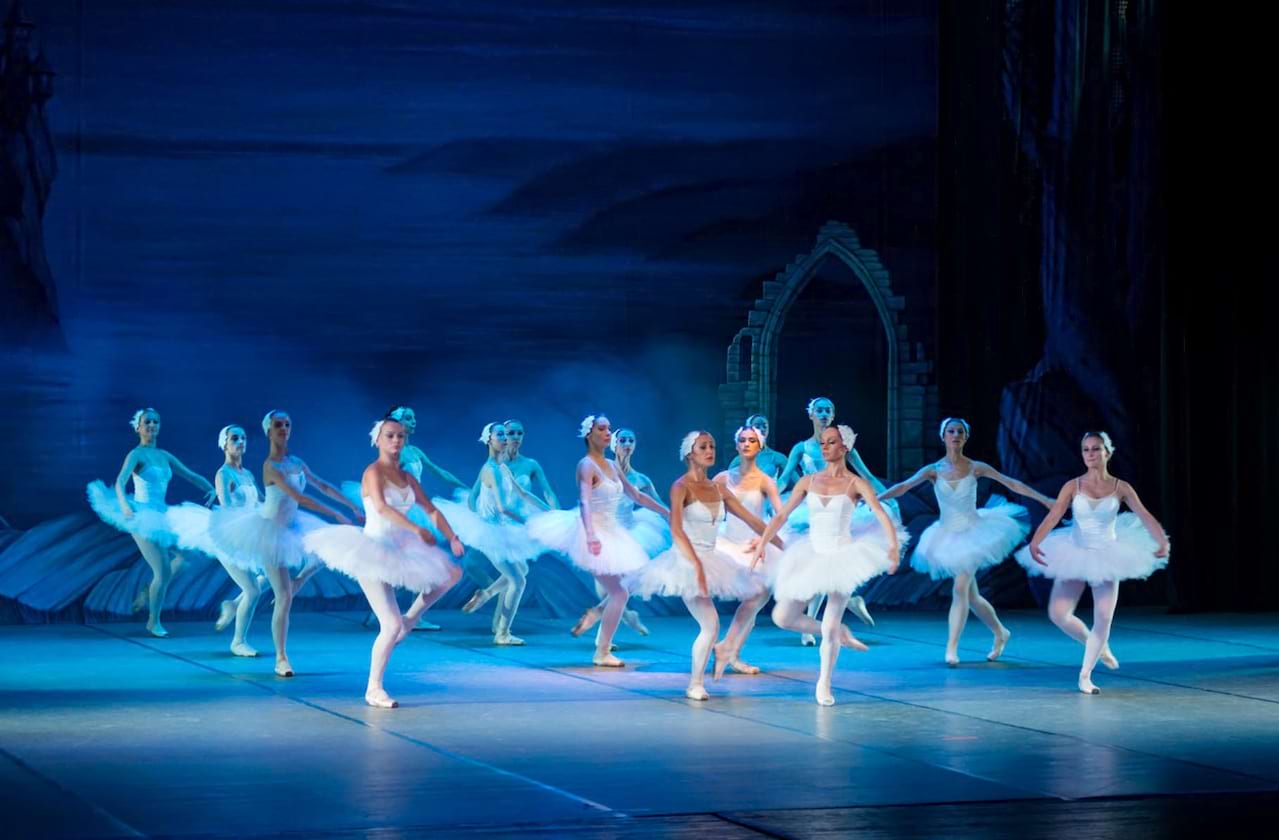 Russian Ballet Theatre - Swan Lake