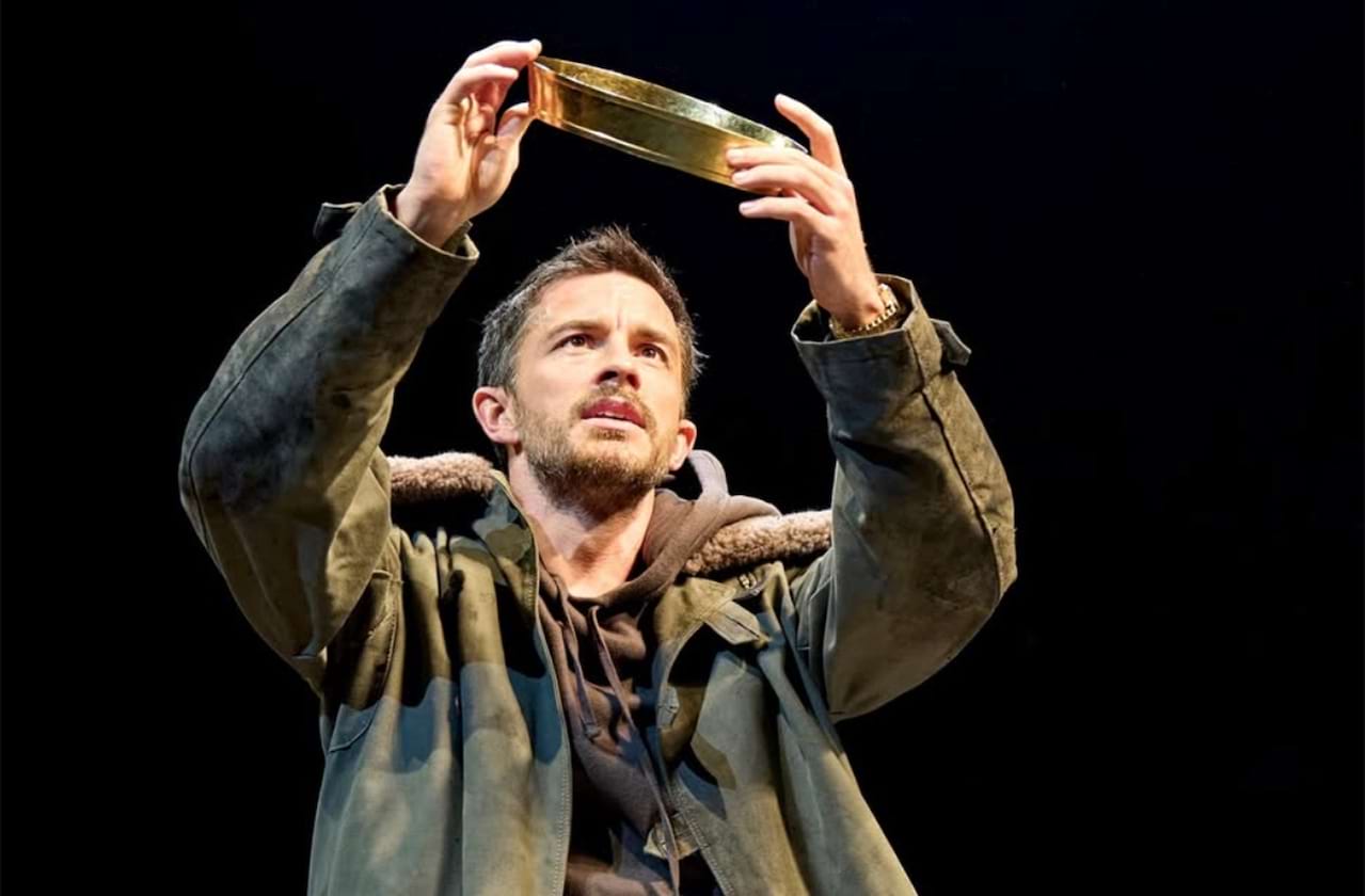 Richard II at Bridge Theatre